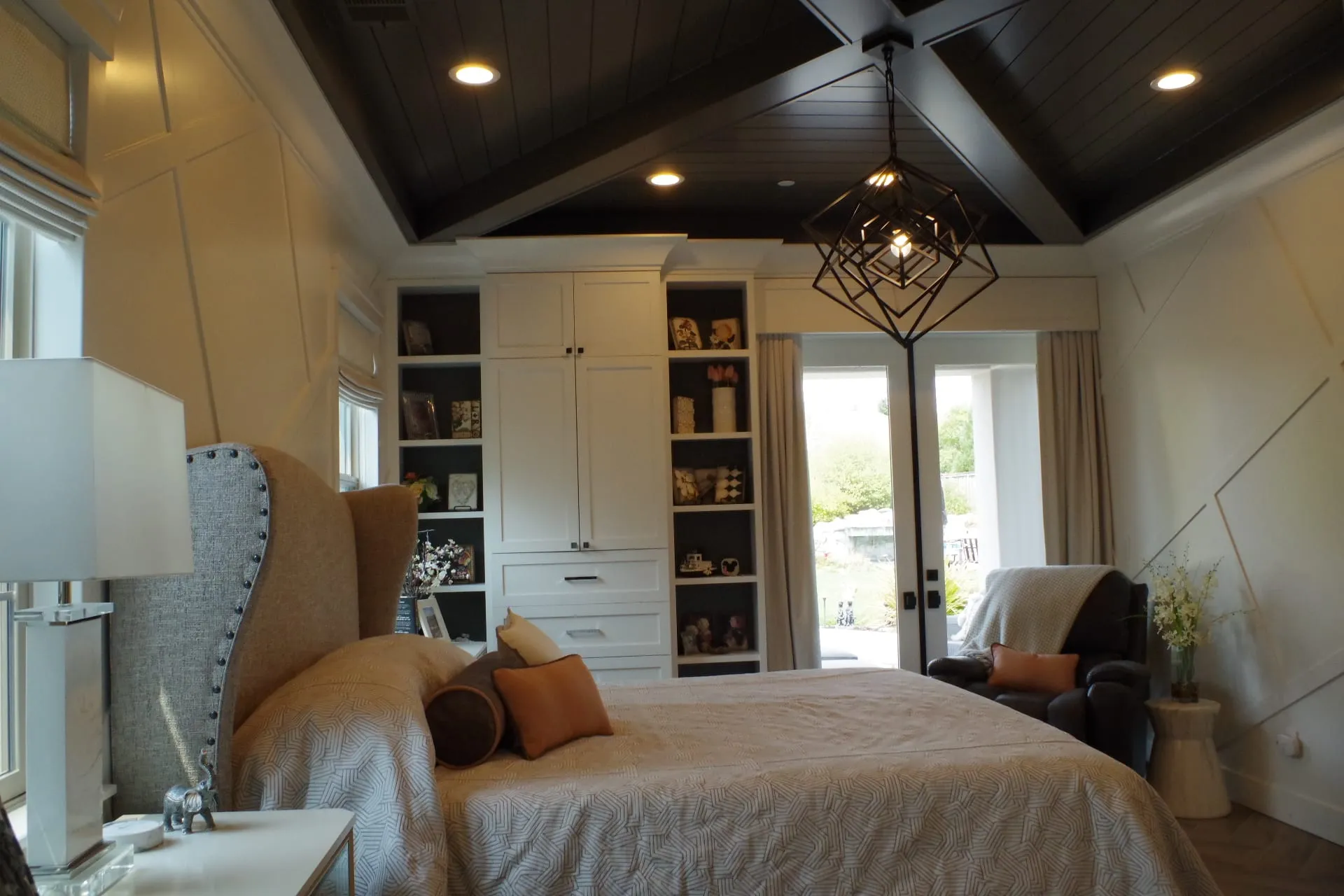 Shiplap ceiling & accent wall